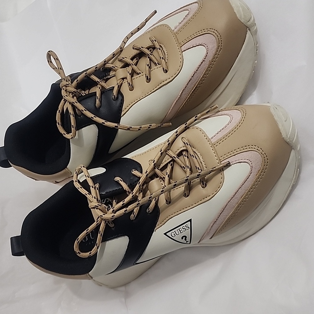 GUESS LOS ANGELES WOMEN'S SNEAKERS Sz 8.5